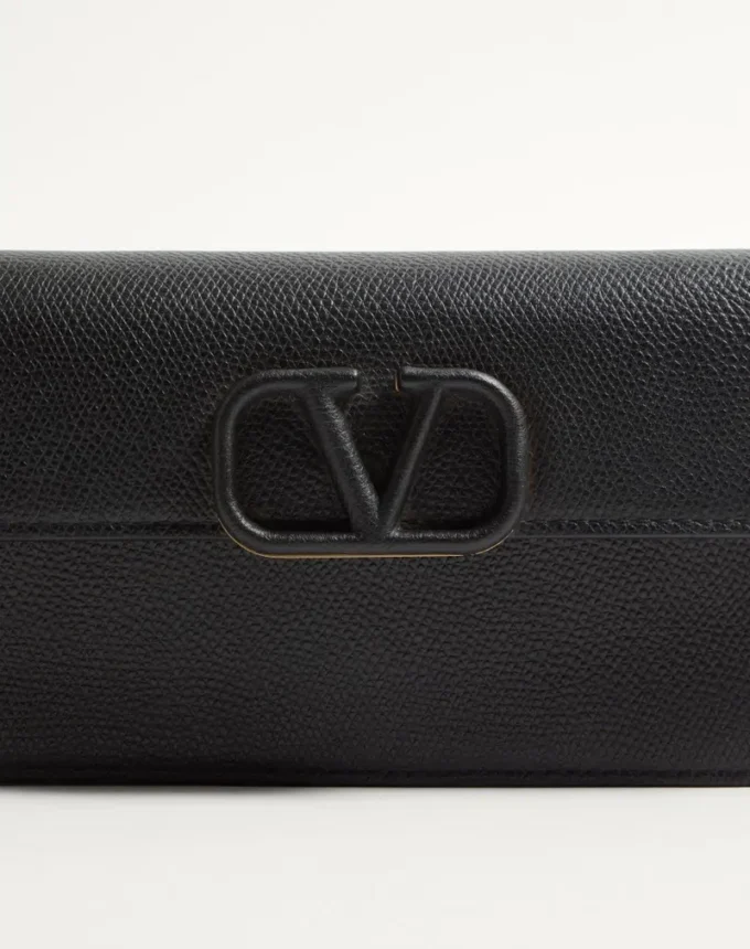 Vlogo Signature Grainy Calfskin Wallet With Chain Vlogo Signature Grainy Calfskin Wallet With Chain