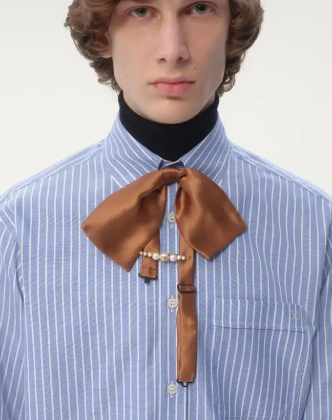 Vlogo Signature Metal And Pearl Tie Clip