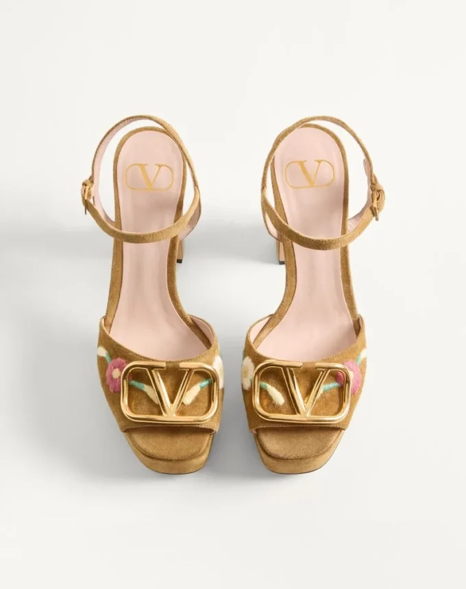 VLogo Signature Platform Sandal In Split Leather With Floral Embroidery 115 Mm VLogo Signature Platform Sandal In Split Leather With Floral Embroidery 115 Mm