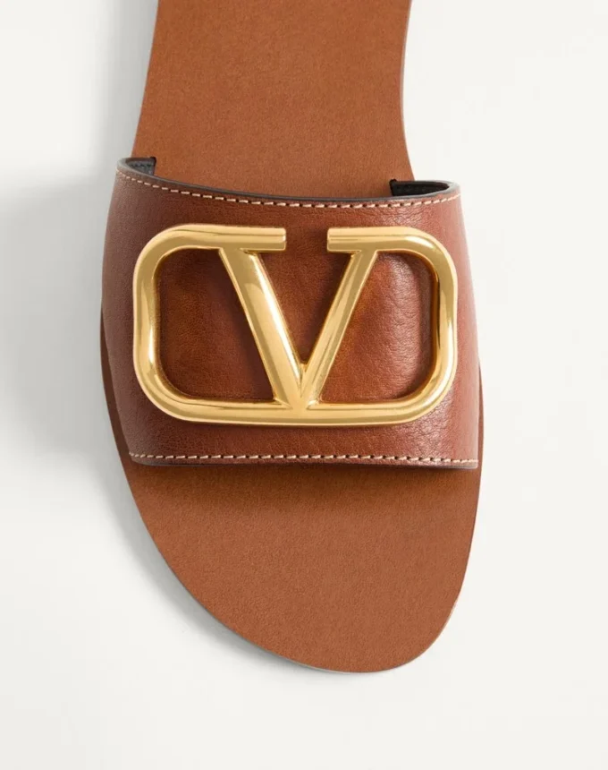 Vlogo Signature Slide Sandal In Grainy Cowhide With Accessory
