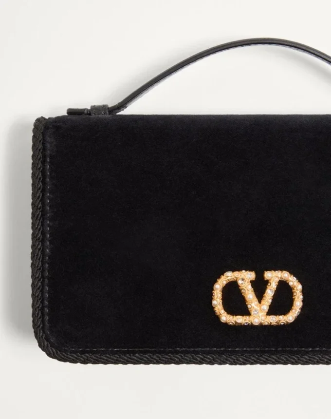 Vlogo Signature Velvet Chain Wallet With Jewel Logo Vlogo Signature Velvet Chain Wallet With Jewel Logo