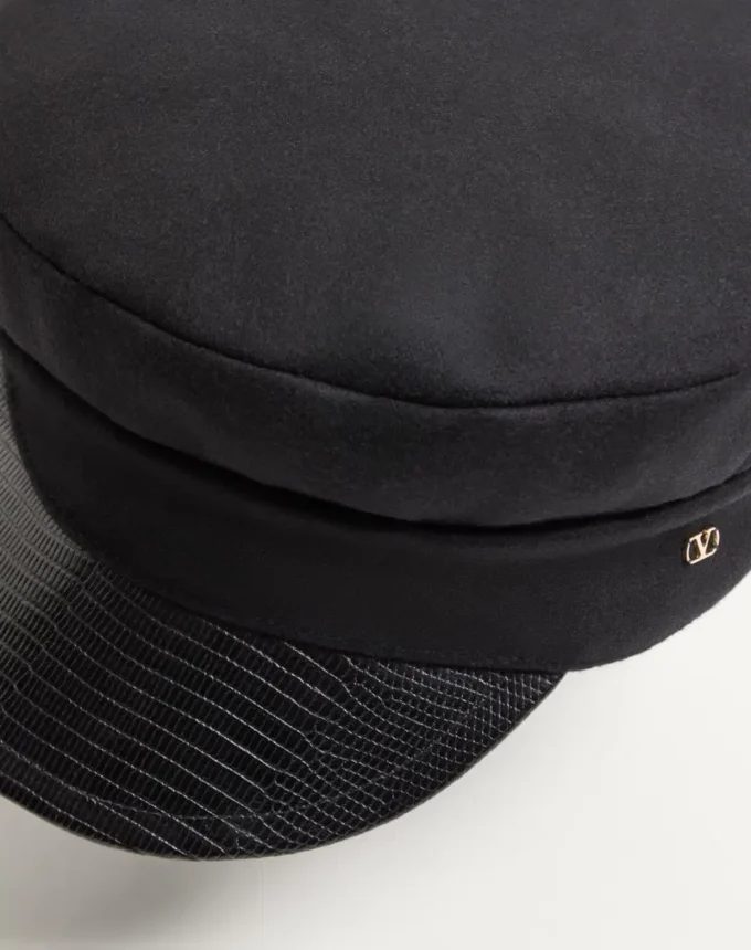 VLogo Signature Wool Cap With Leather Visor